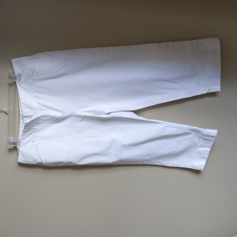 White  crop pants